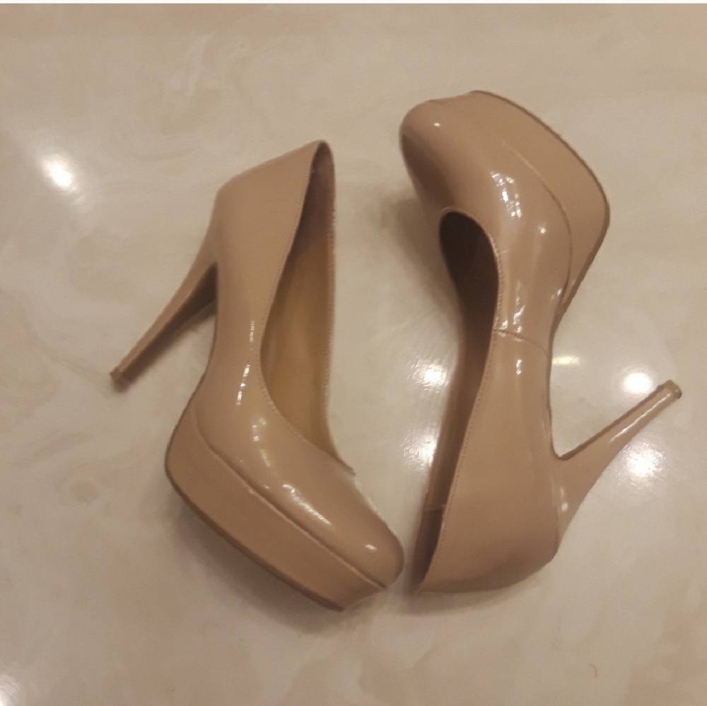Platform pumps/ heels